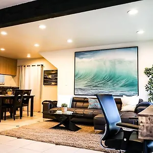 Newport House 1 Blk To And 25 Min To Apartment